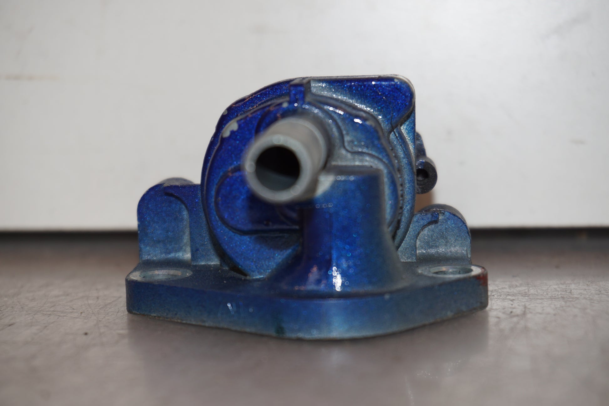 Höger sida på Bensinkran från en Honda VFR 750 -1995 motorcykel.