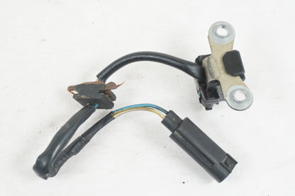 Baksidan på Tändpickup från en BMW F 650 GS -2000 motorcykel.