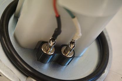 Extrabild4 på <p>Bensinpump insprut från Kawasaki ER-6N ABS 2014.</p>

<p>Med nivågivaren</p> motorcykel.