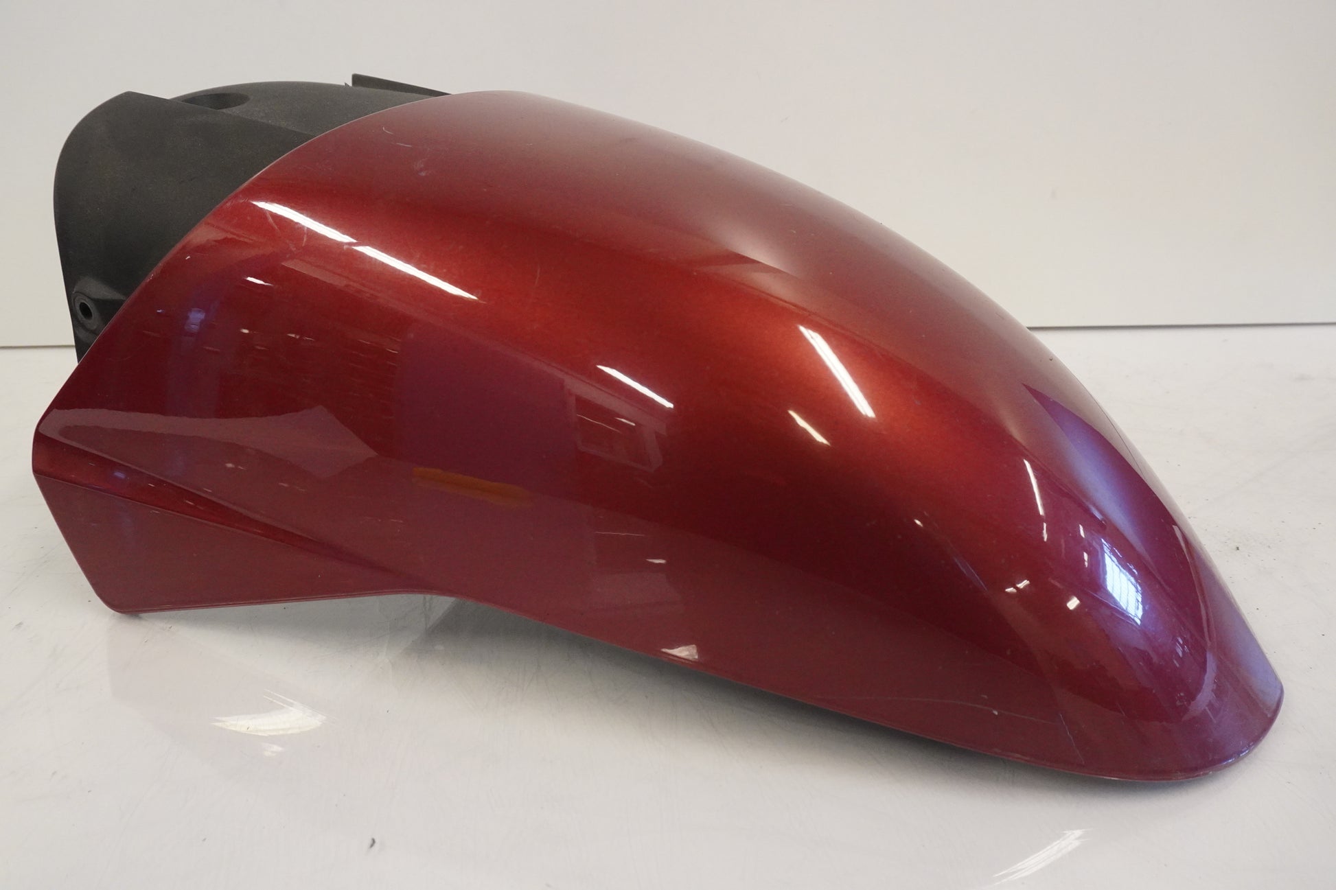 Baksidan på Framskärm från en BMW R 1150 RT -2003 motorcykel.