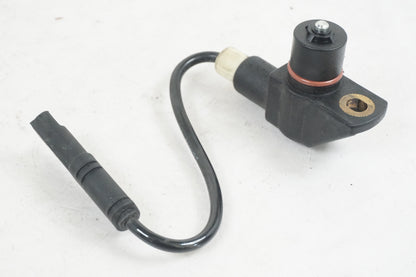 Framsidan på Vevaxelsensor från en BMW R 1200 RT -2011 motorcykel.