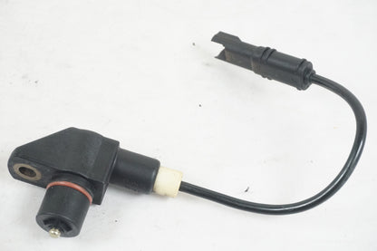 Framsidan på Vevaxelsensor från en BMW R 1200 R -2007 motorcykel.