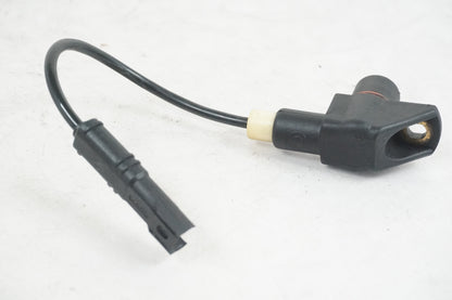 Höger sida på Vevaxelsensor från en BMW R 1200 R -2007 motorcykel.