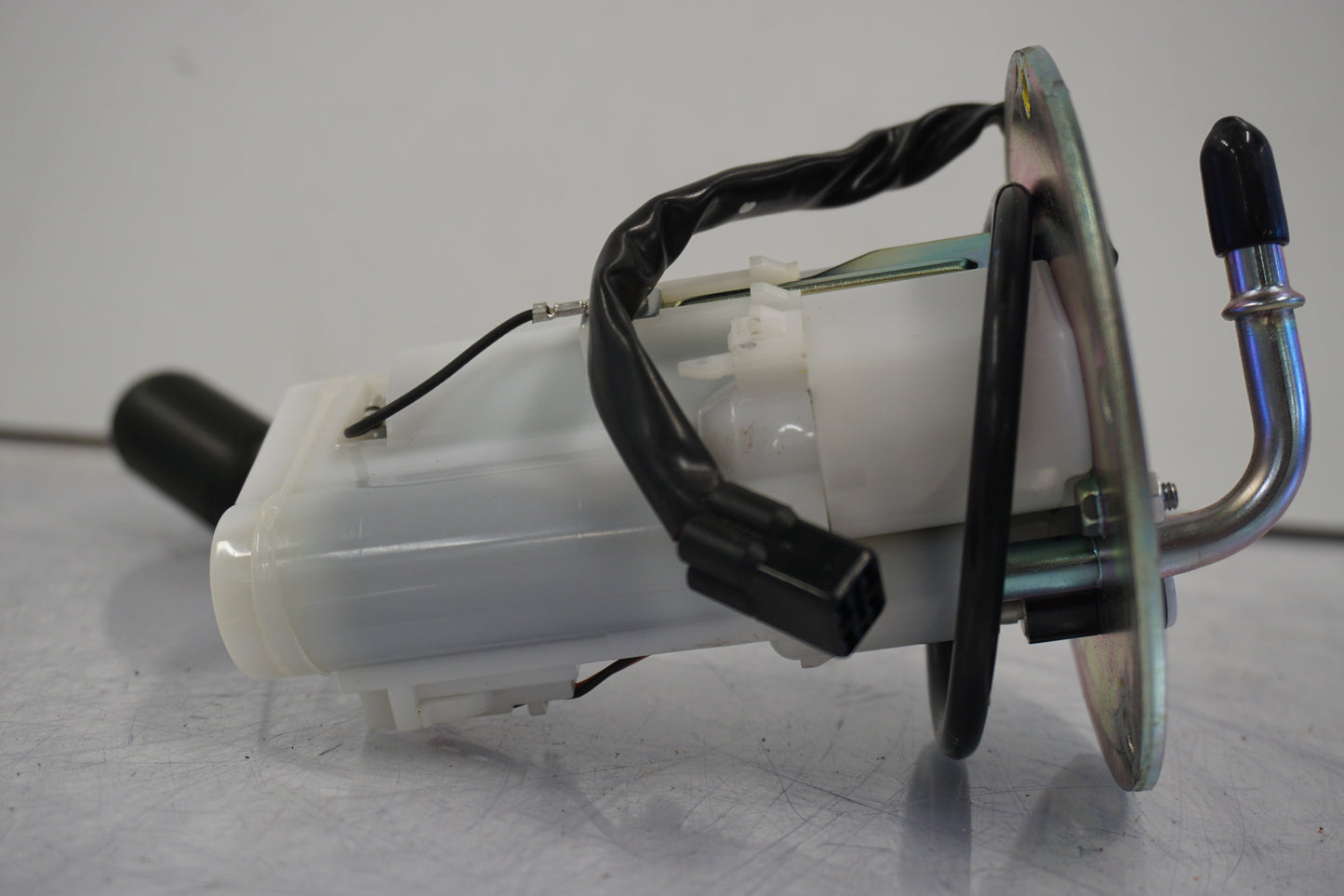 Extrabild4 på Bensinpump insprut från en Kawasaki Ninja 300 -2014 motorcykel.