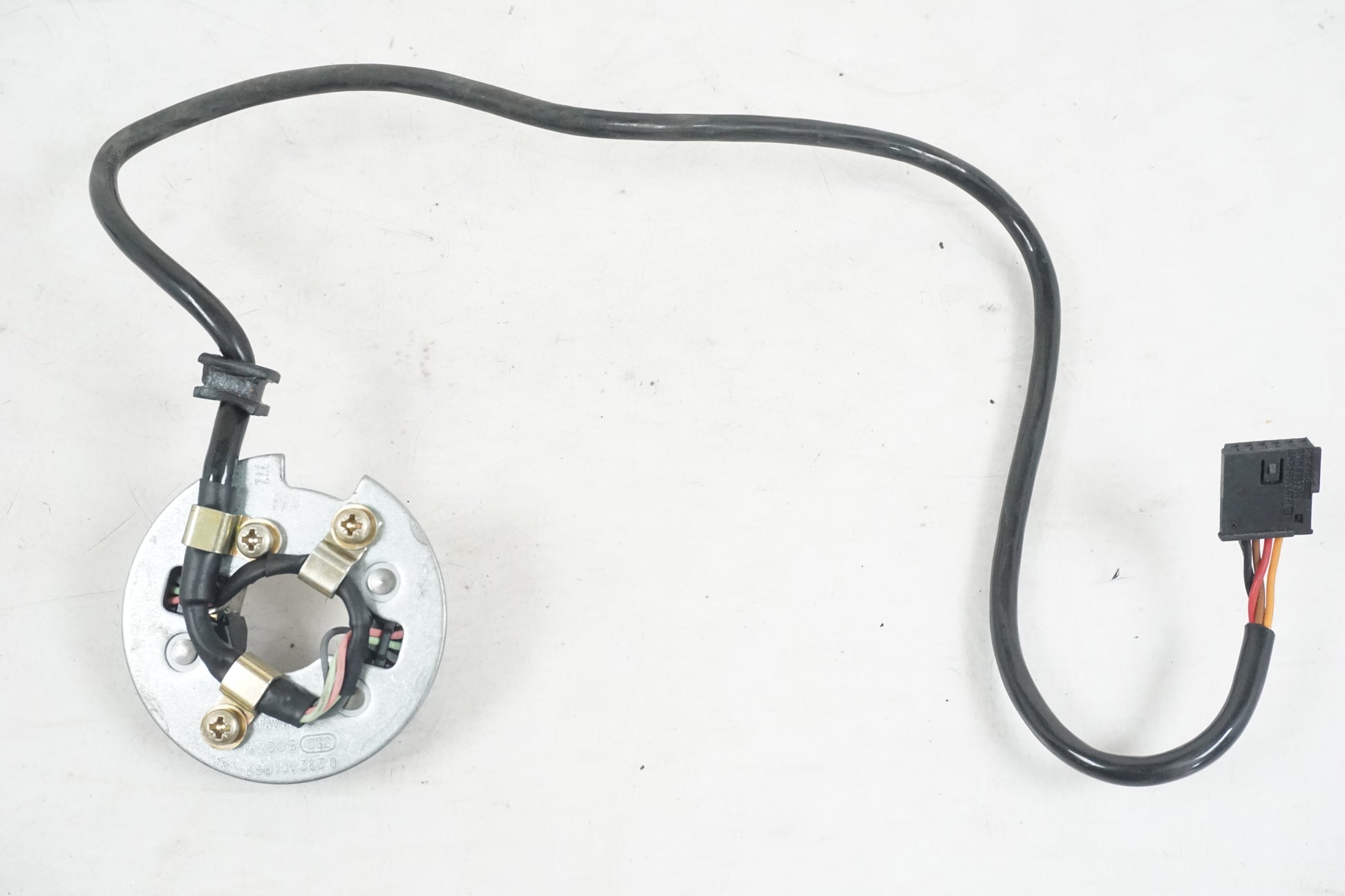 Framsidan på Tändpickup från en BMW K 1200 RS -1998 motorcykel.