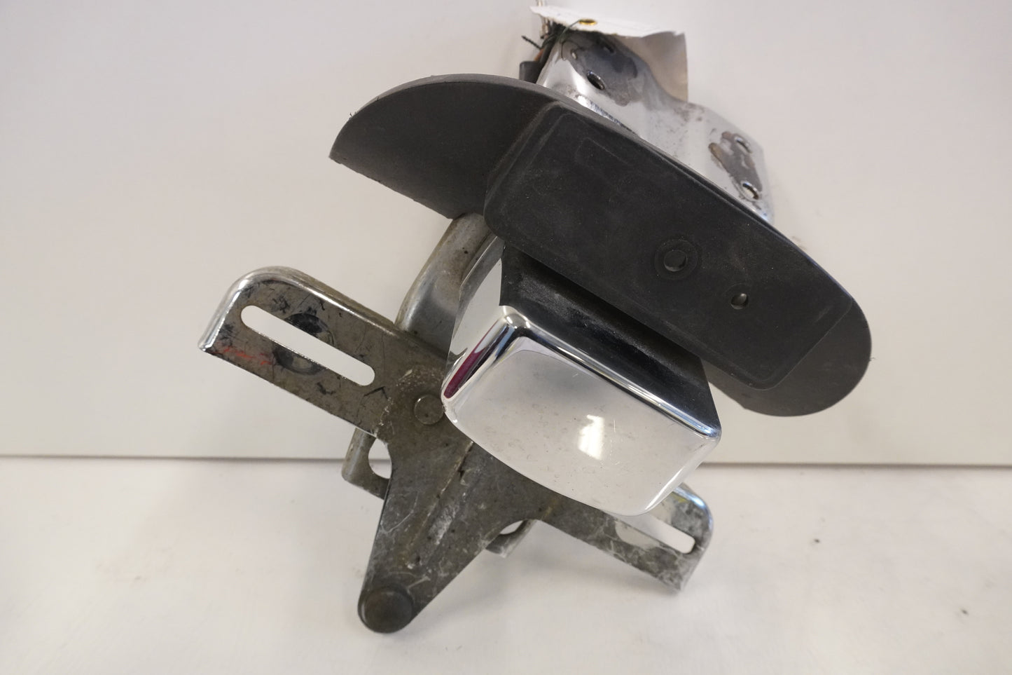 Framsidan på Skyltbelysning från en Suzuki VS 1400 -1999 motorcykel.