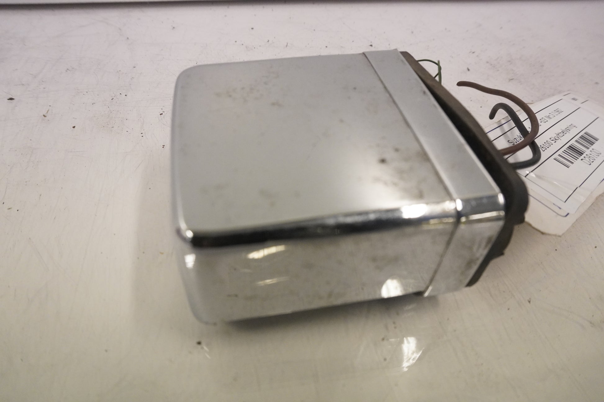 Framsidan på Skyltbelysning från en Suzuki VS 1400 -2003 motorcykel.