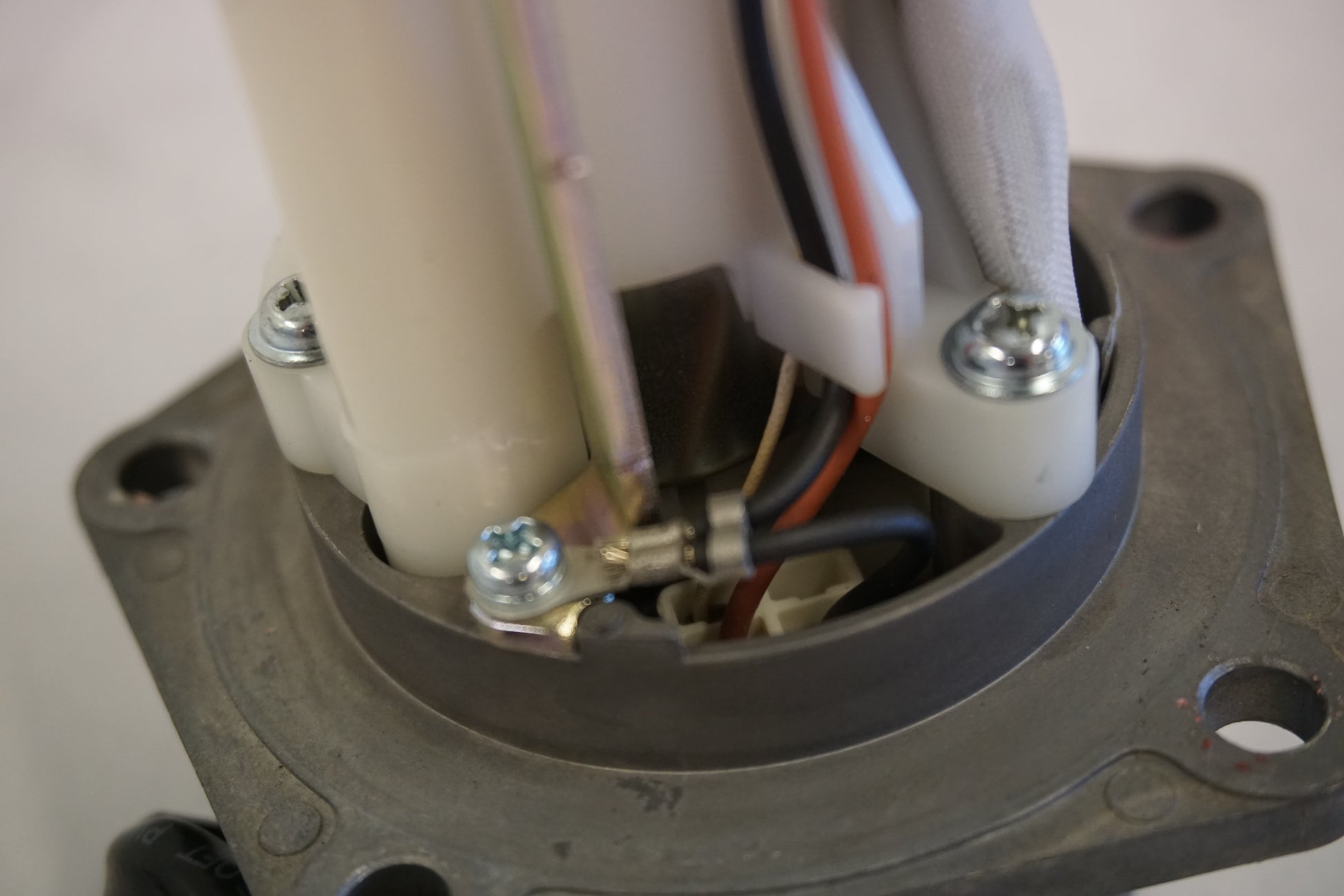 Extrabild2 på Bensinpump insprut från en Kawasaki Versys 650 -2007 motorcykel.