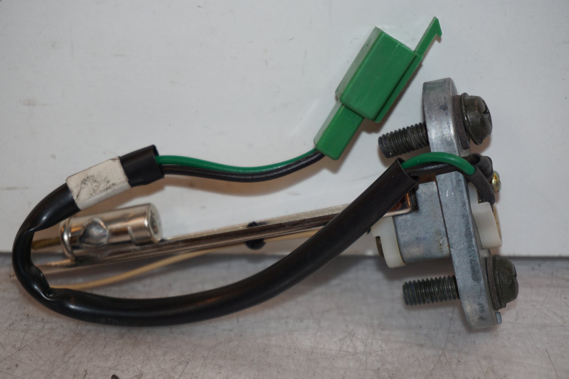 Framsidan på Bensintankgivare från en Yamaha YZF R6 -2000 motorcykel.