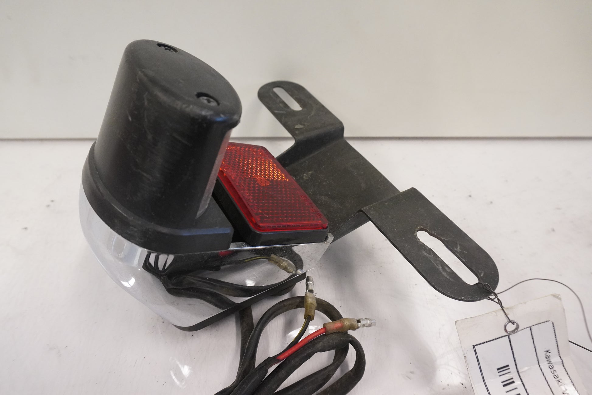 Framsidan på Skyltbelysning från en Kawasaki VN 800 -1998 motorcykel.