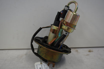 Framsidan på Bensinpump insprut från en Honda CBR 900 RR -2000 motorcykel.