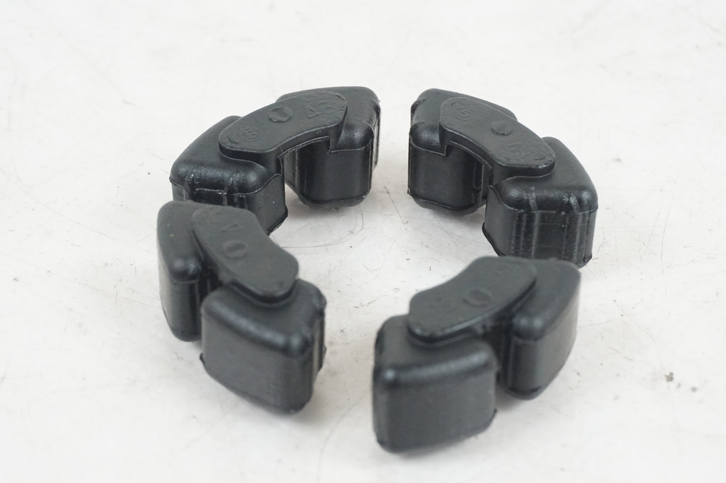 Baksidan på Ryckutjämnare från en Kawasaki ZX-9R -1996 motorcykel.