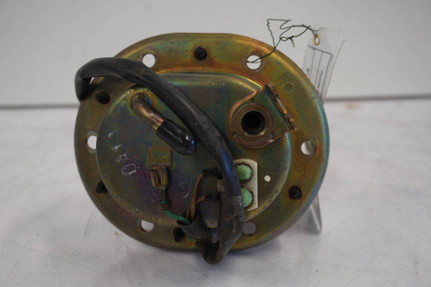 Snett uppifrån på Bensinpump insprut från en Honda CBR 900 RR -2000 motorcykel.