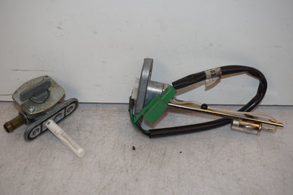 Framsidan på Bensintankgivare från en Yamaha YZF 1000 R1 -2001 motorcykel.