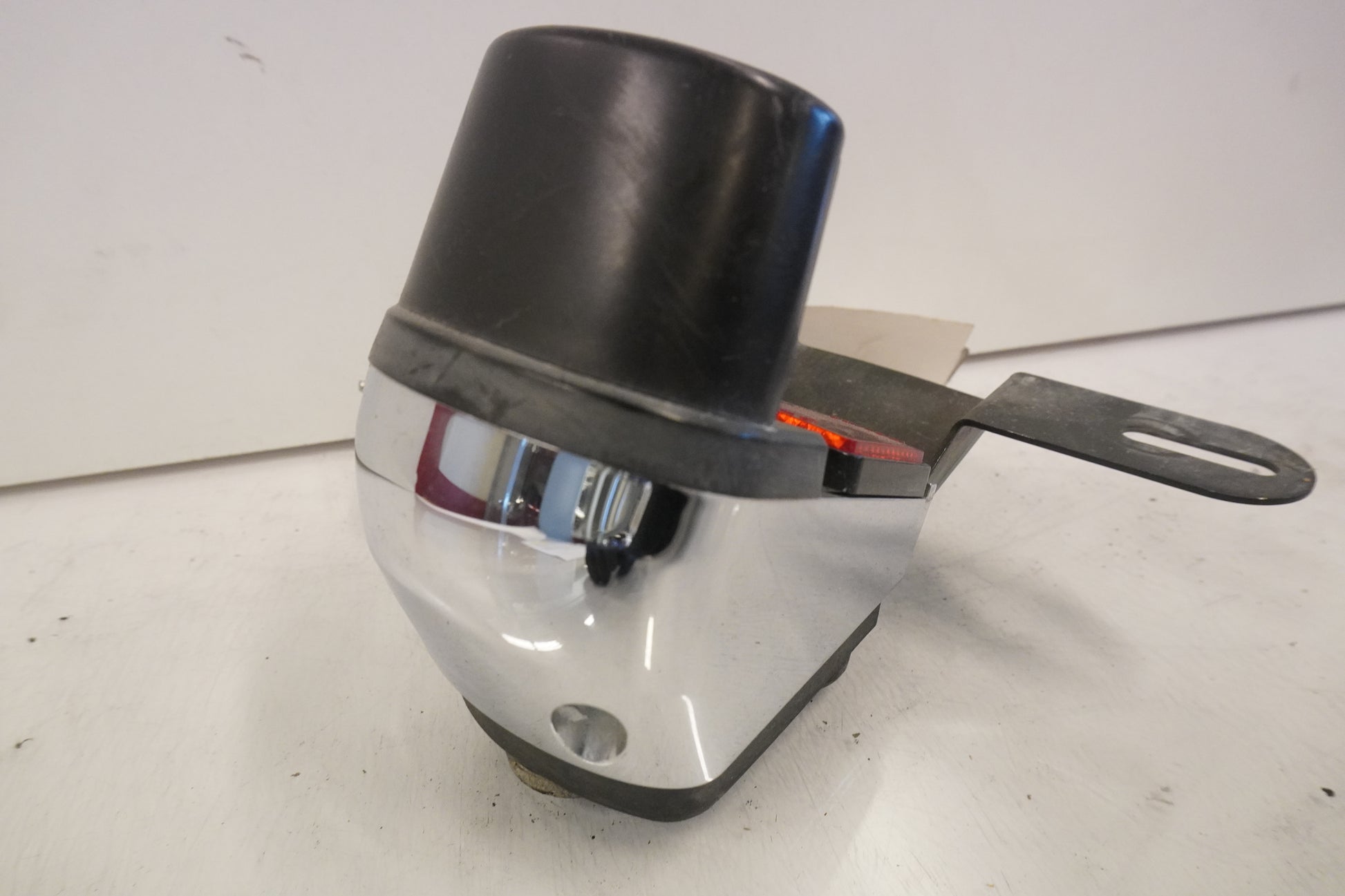 Baksidan på Skyltbelysning från en Kawasaki VN 800 -1999 motorcykel.