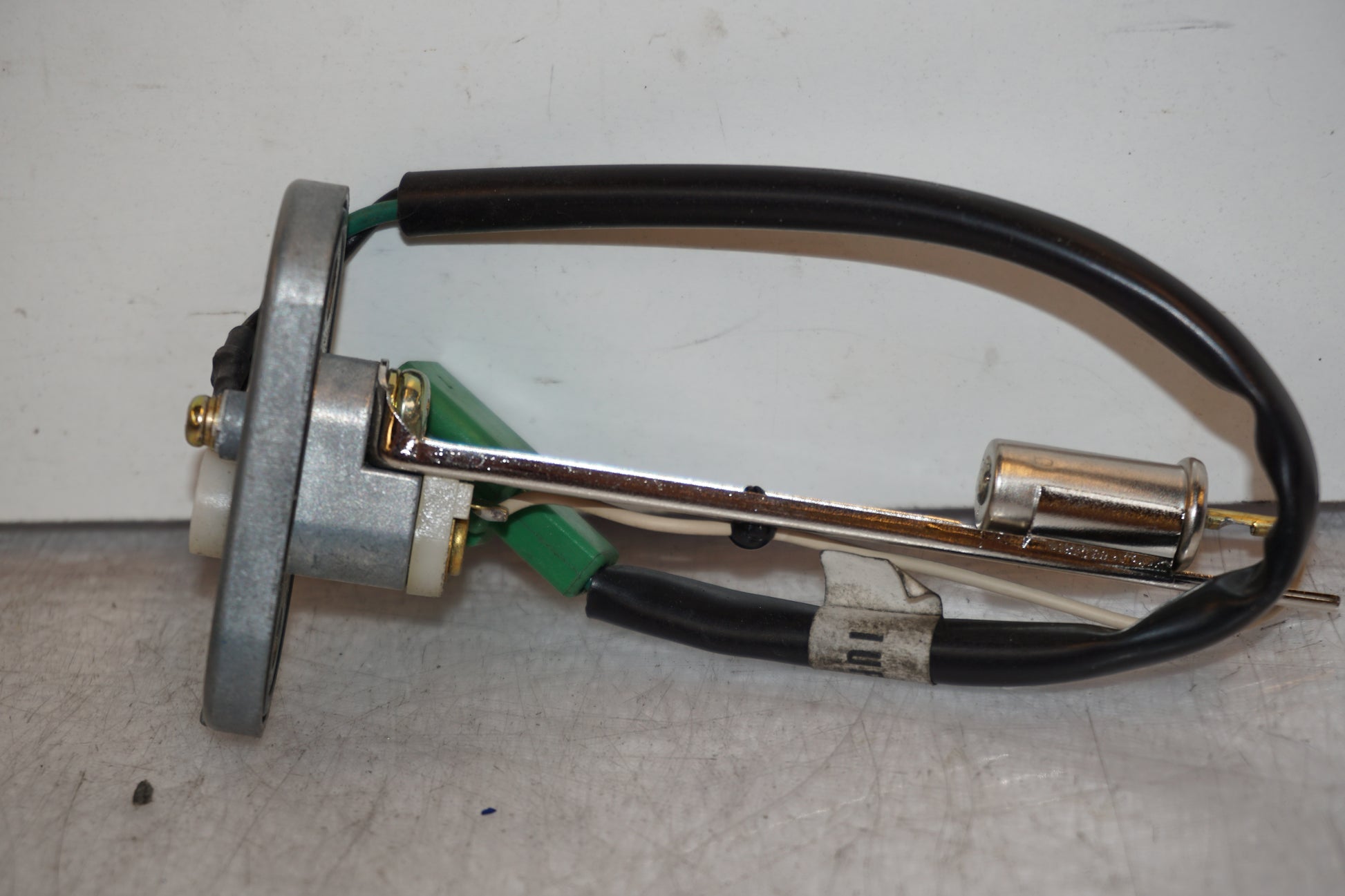 Extrabild4 på Bensintankgivare från en Yamaha YZF 1000 R1 -2001 motorcykel.