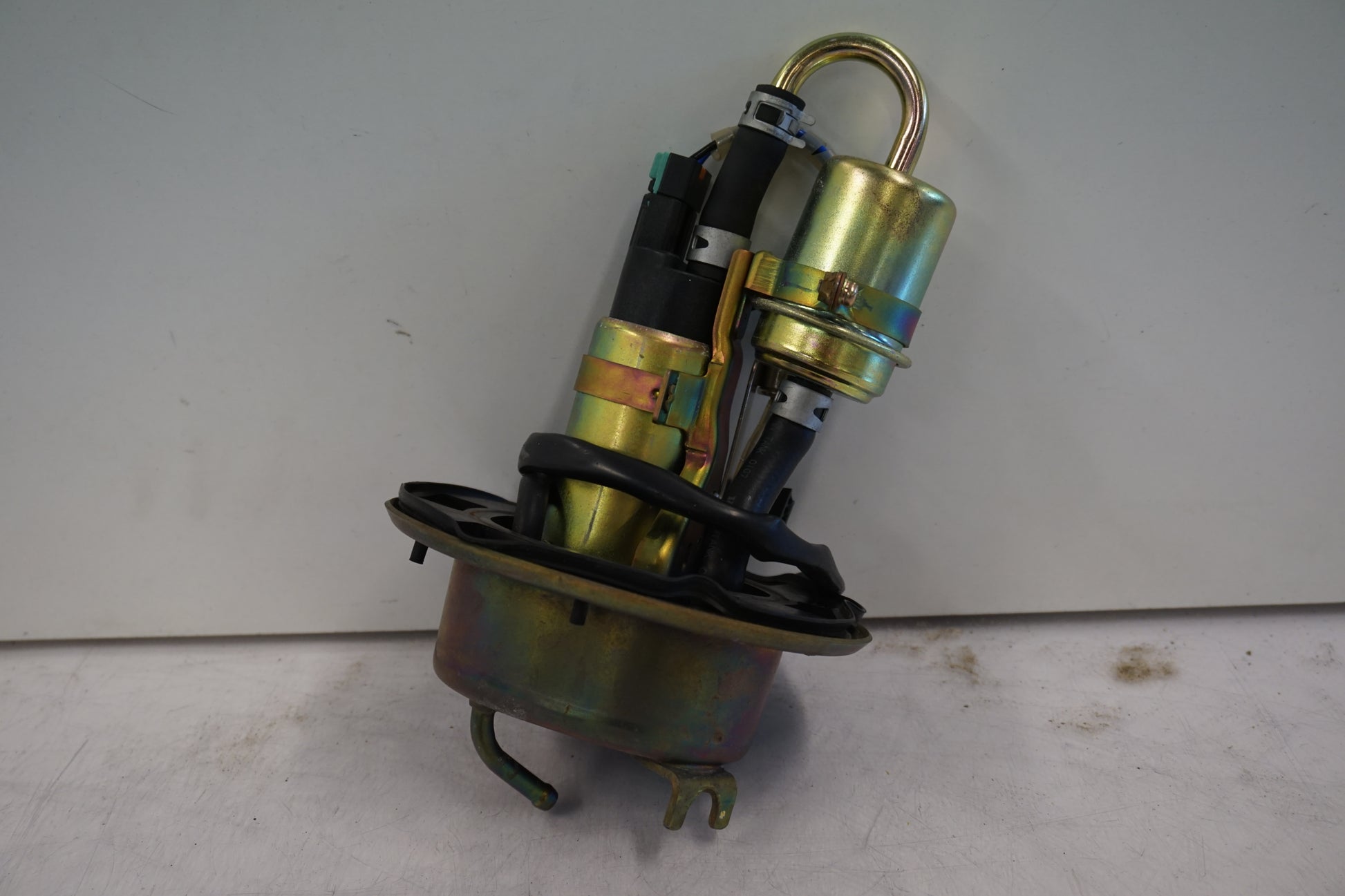 Framsidan på Bensinpump insprut från en Honda CBR 900 RR -2000 motorcykel.