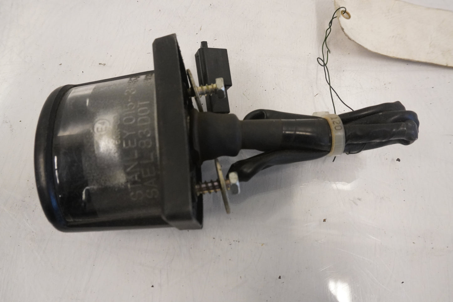 Baksidan på Skyltbelysning från en Kawasaki GTR 1400 -2008 motorcykel.