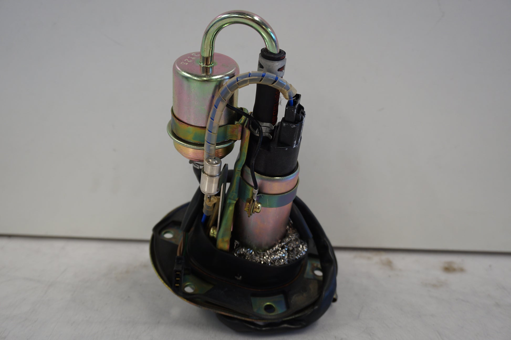 Höger sida på Bensinpump insprut från en Honda CBR 900 RR -2003 motorcykel.