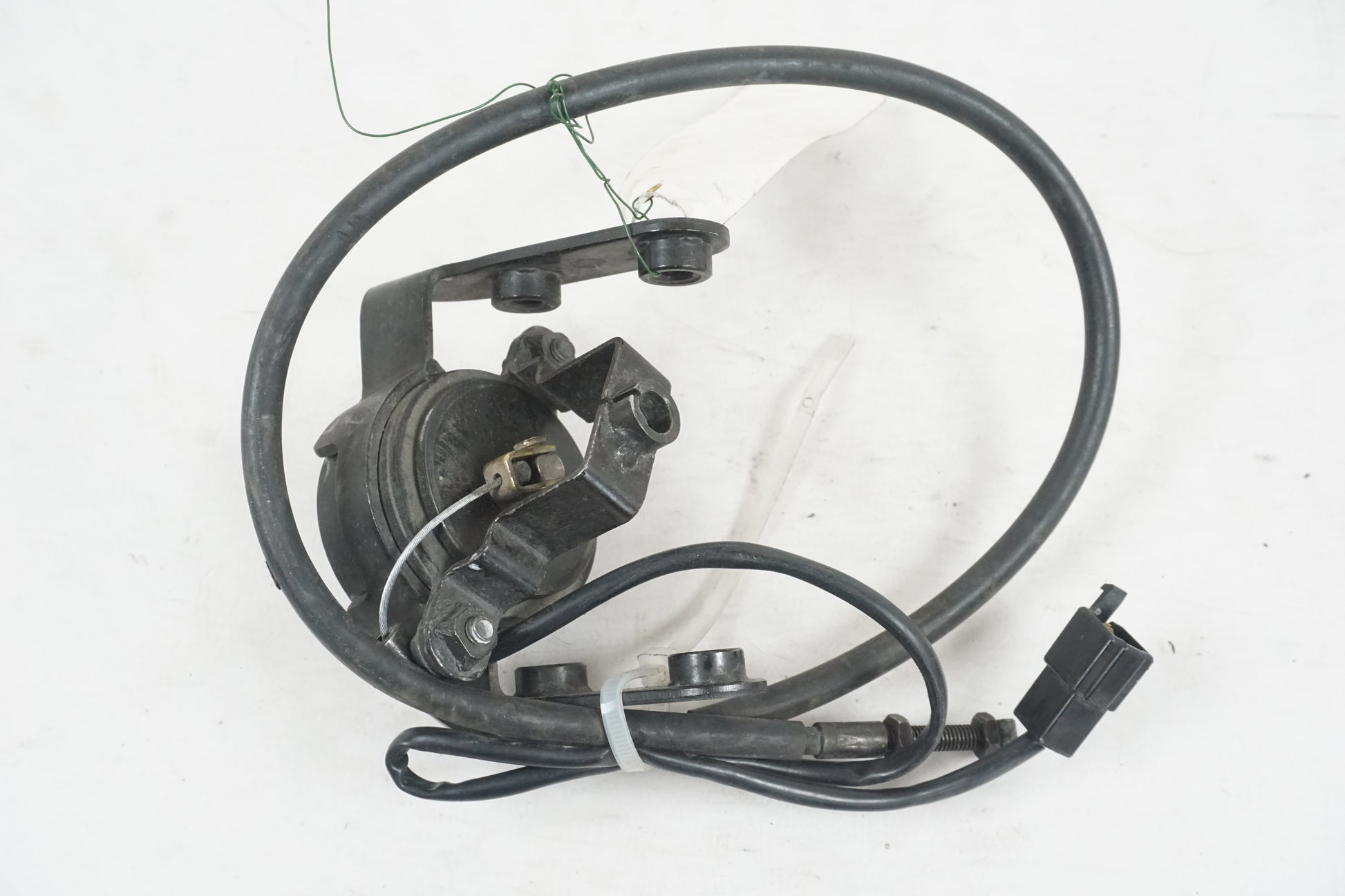 Höger sida på Dekompsolenoid från en Suzuki VS 1400 -1997 motorcykel.