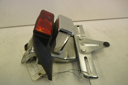 Höger sida på Skyltbelysning från en Suzuki VS 1400 -1997 motorcykel.