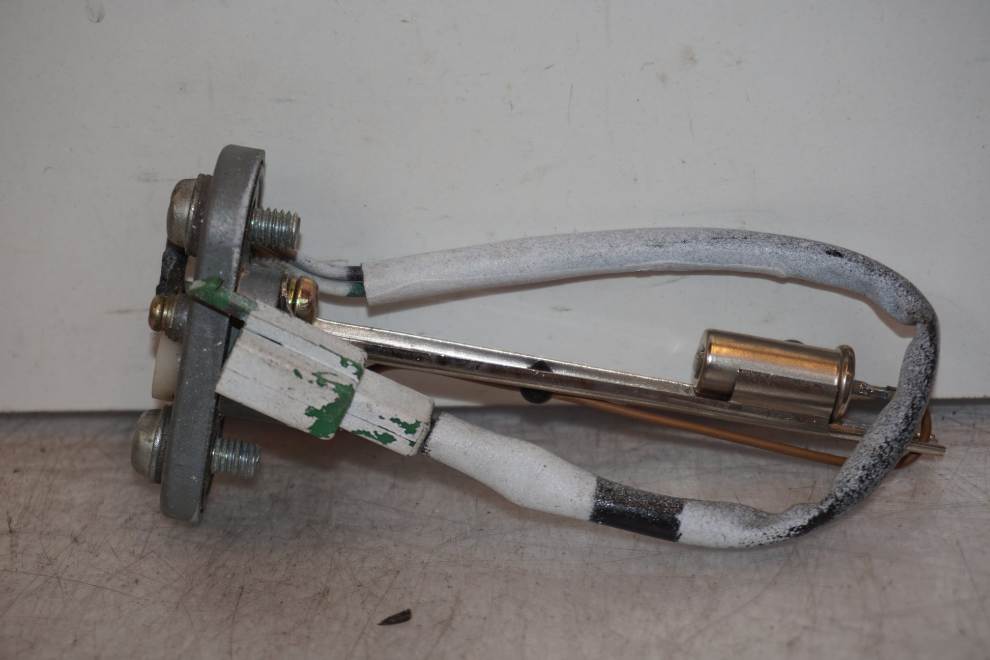 Höger sida på Bensintankgivare från en Yamaha YZF 1000 R1 -2001 motorcykel.