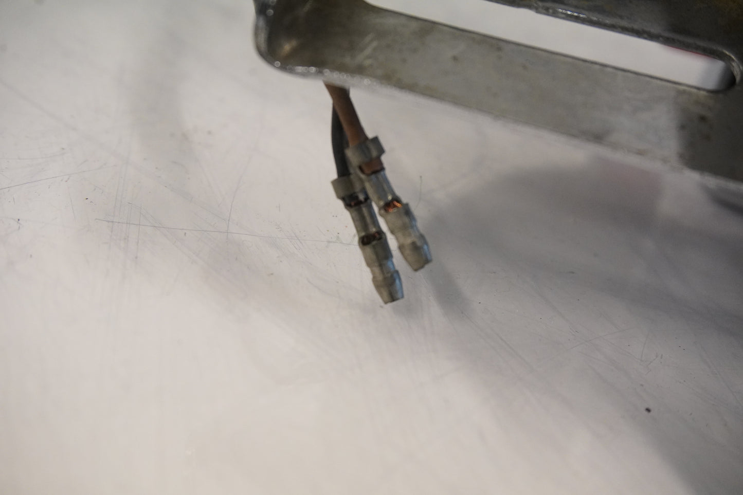 Snett nerifrån på Skyltbelysning från en Suzuki VS 1400 -1997 motorcykel.