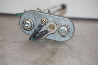 Snett nerifrån på Bensintankgivare från en Yamaha YZF 1000 R1 -2001 motorcykel.