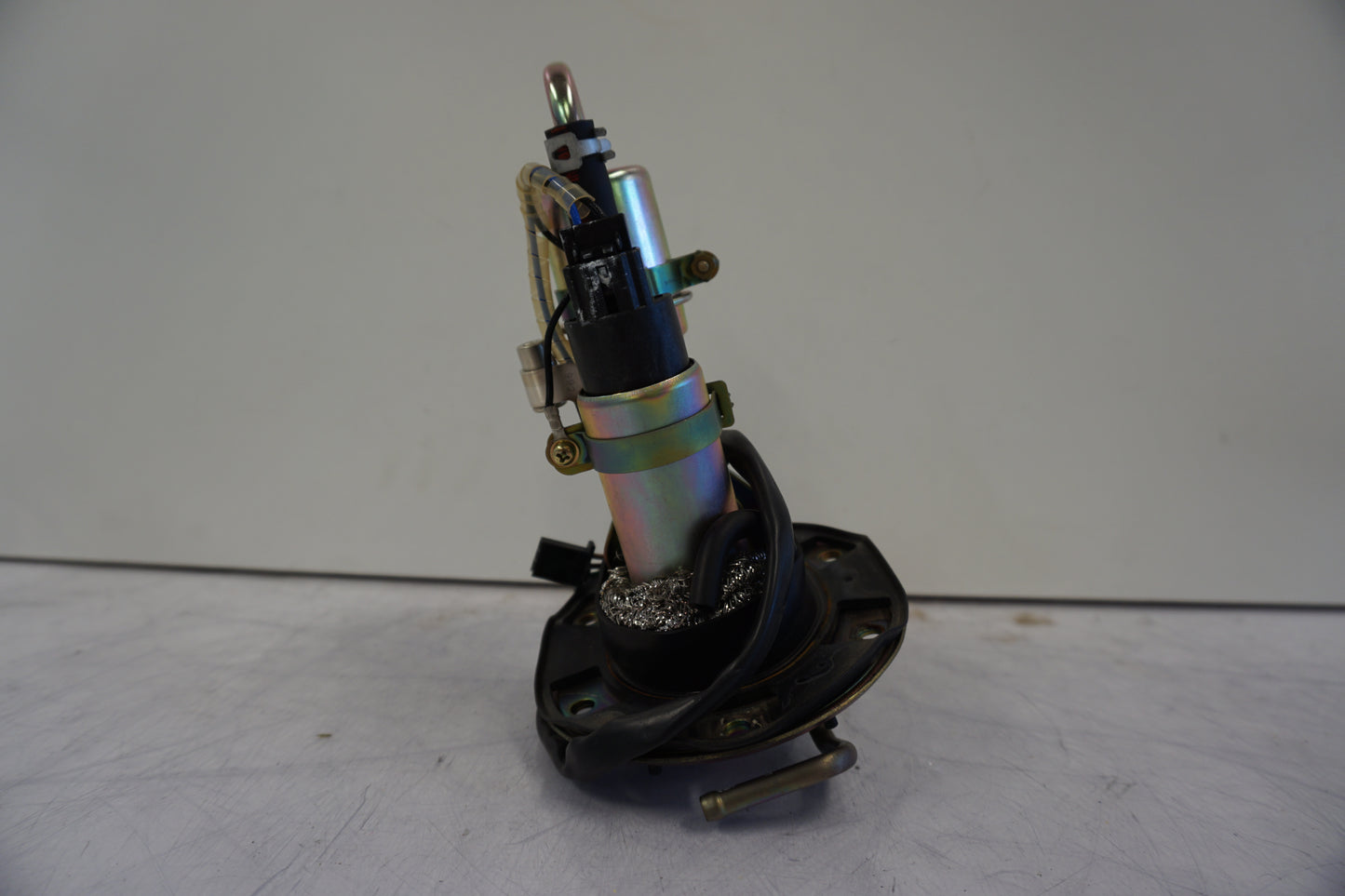 Extrabild7 på Bensinpump insprut från en Honda CBR 900 RR -2003 motorcykel.