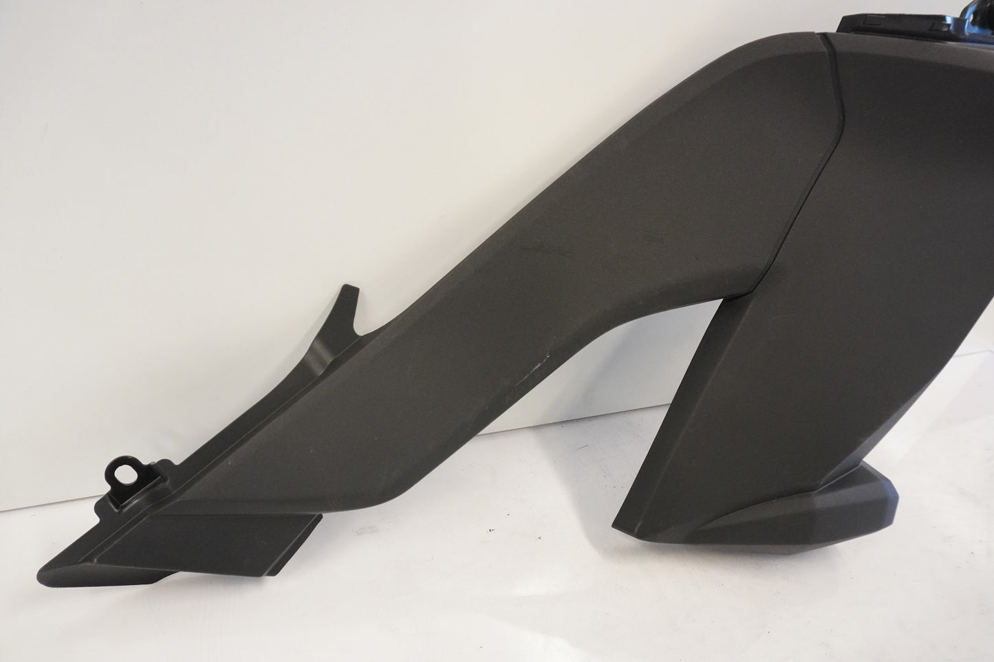 Baksidan på Sidkåpa från en Kawasaki Versys 1000 -2015 motorcykel.