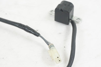 Baksidan på Tändpickup från en Triumph Tiger 800 -2011 motorcykel.