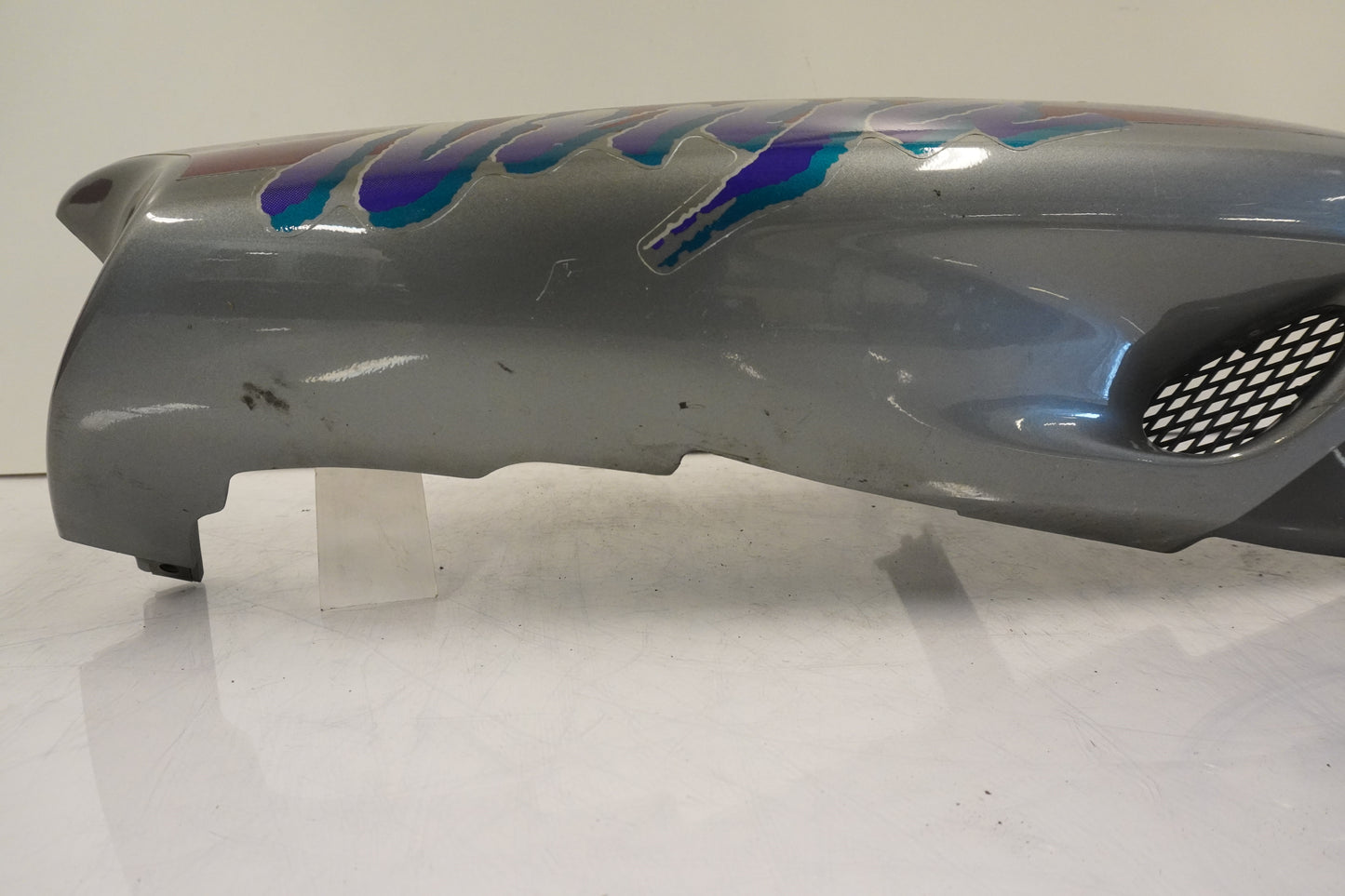 Baksidan på Bakvinge från en Kawasaki ZX-9R -1994 motorcykel.