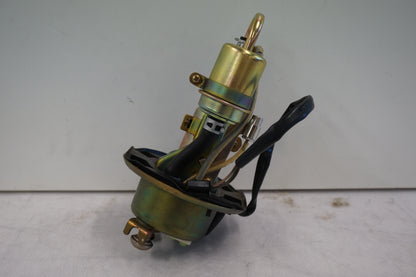 Baksidan på Bensinpump insprut från en Honda CBR 900 RR -2000 motorcykel.