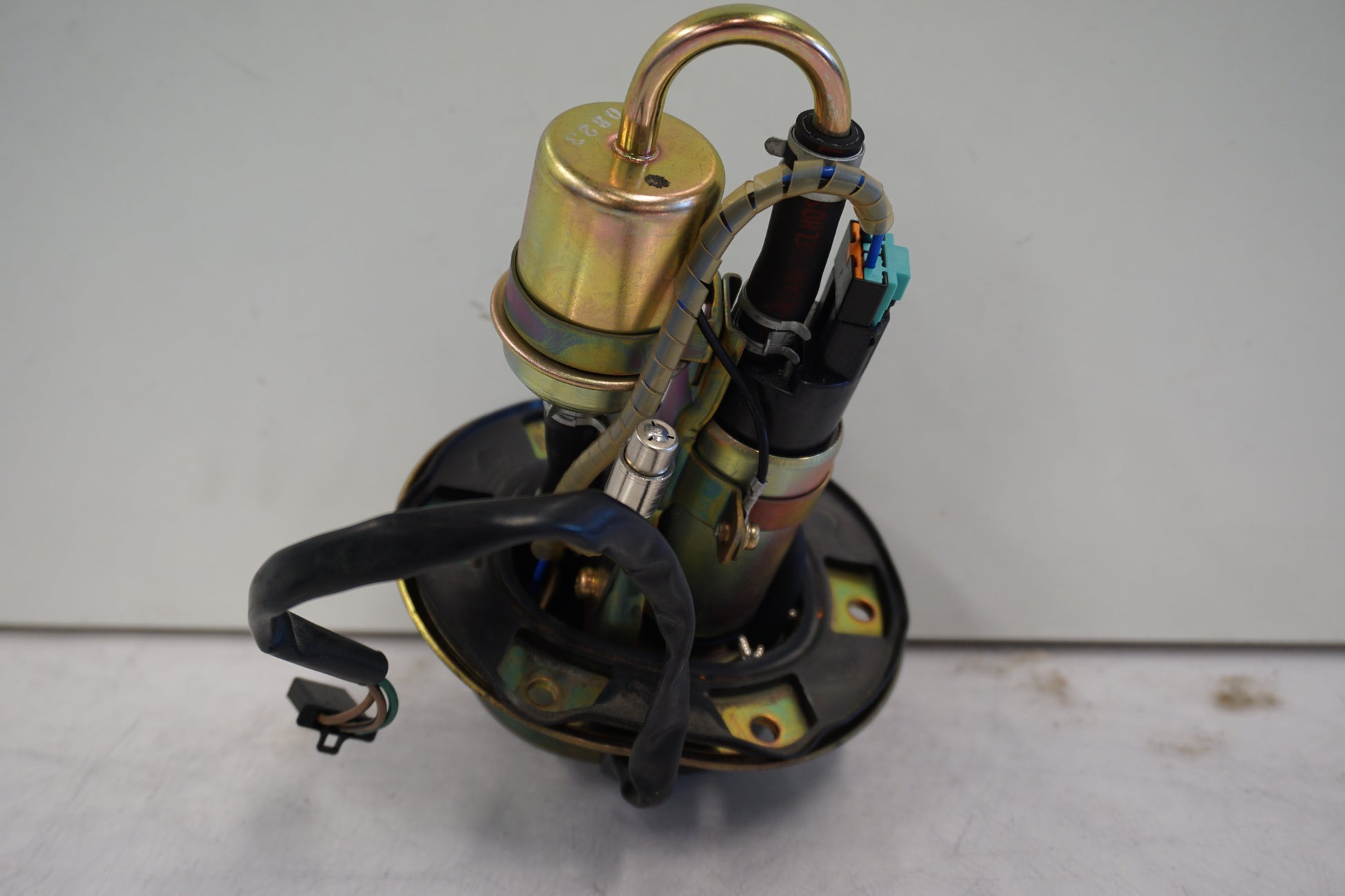 Höger sida på Bensinpump insprut från en Honda CBR 900 RR -2000 motorcykel.