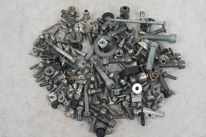 Skruer / Møtrikker osv.