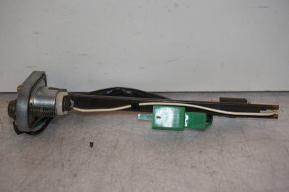 Vänster sida på Bensintankgivare från en Yamaha YZF 1000 R -1999 motorcykel.