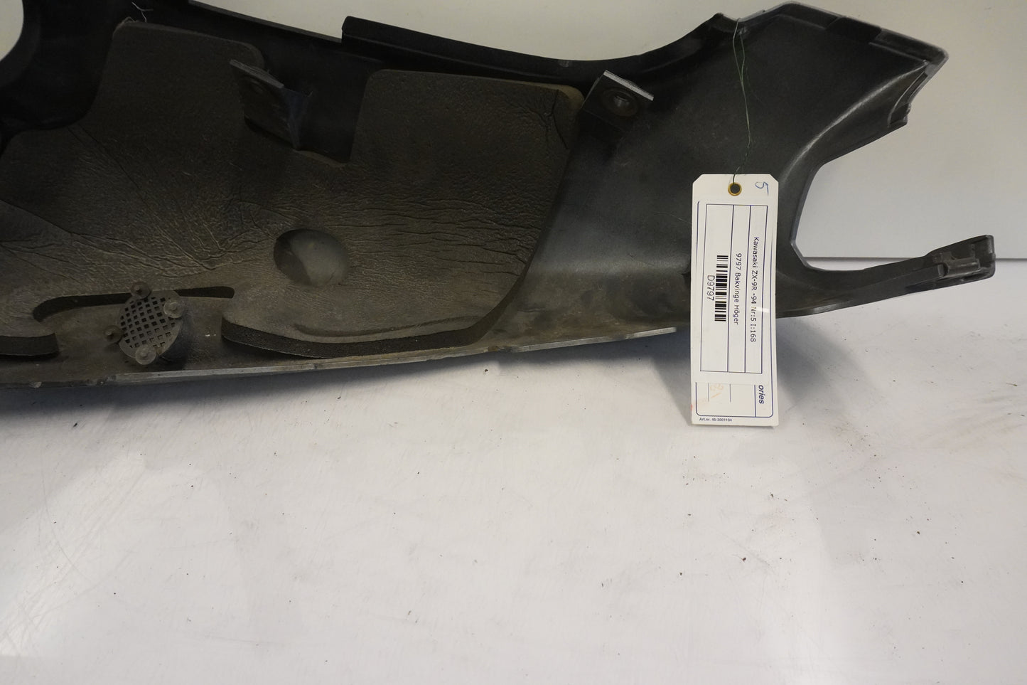 Extrabild2 på Bakvinge från en Kawasaki ZX-9R -1994 motorcykel.