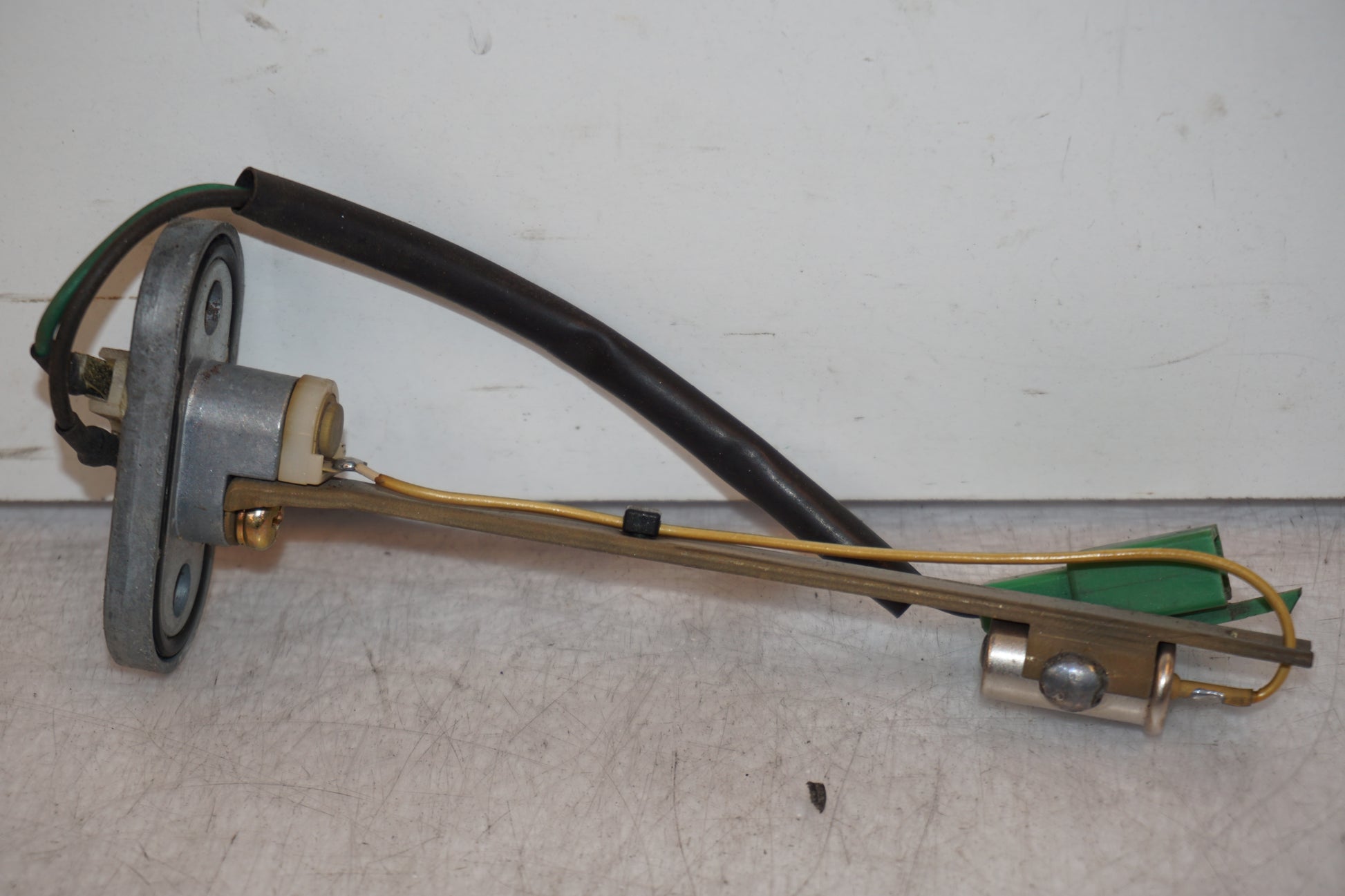 Framsidan på Bensintankgivare från en Yamaha YZF 600 R -1997 motorcykel.