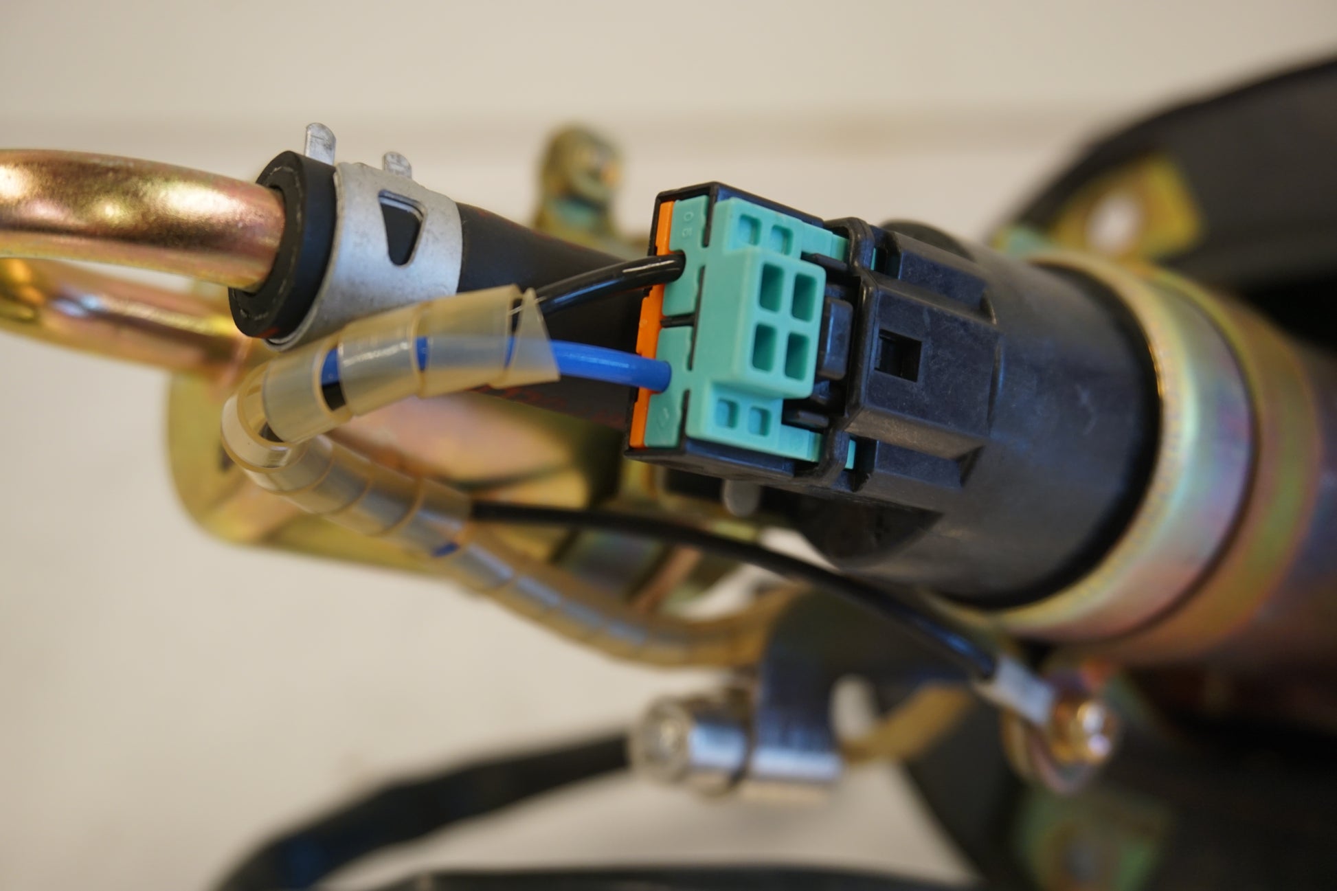 Extrabild5 på Bensinpump insprut från en Honda CBR 900 RR -2000 motorcykel.