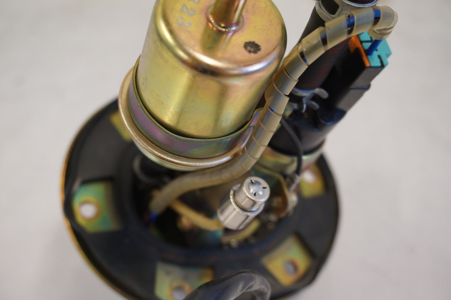 Extrabild7 på Bensinpump insprut från en Honda CBR 900 RR -2000 motorcykel.