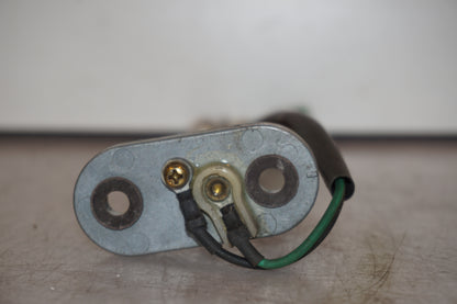 Snett uppifrån på Bensintankgivare från en Yamaha YZF 600 R -1997 motorcykel.