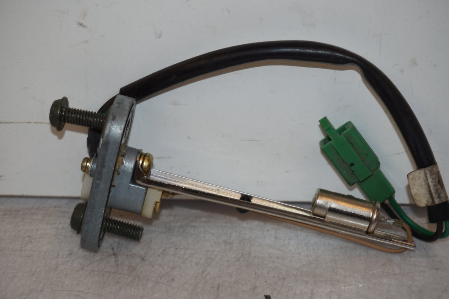 Framsidan på Bensintankgivare från en Yamaha YZF R6 -2000 motorcykel.