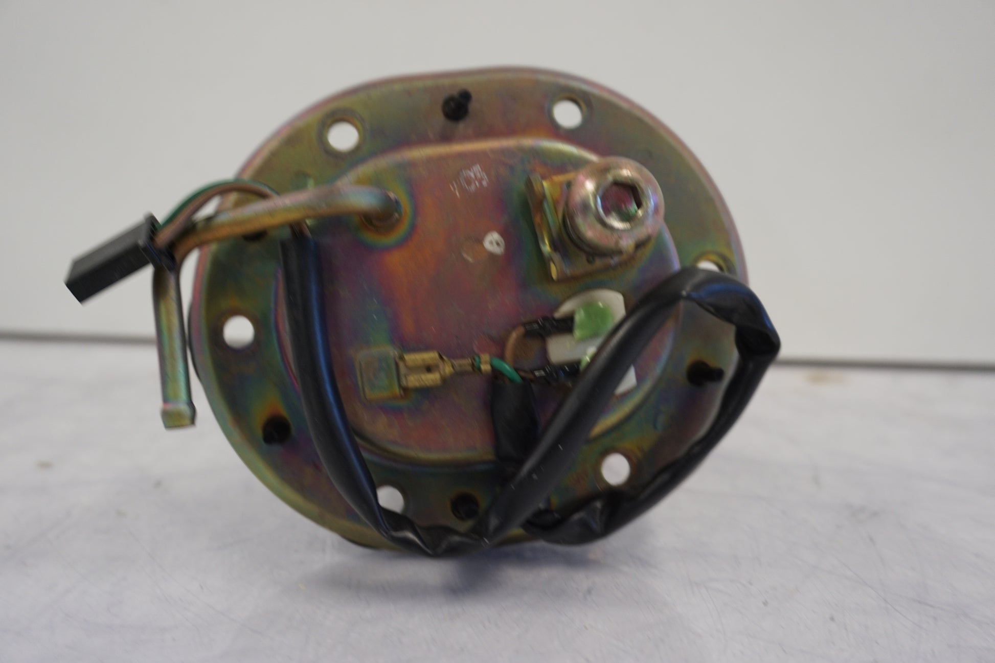 Snett uppifrån på Bensinpump insprut från en Honda CBR 900 RR -2002 motorcykel.