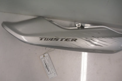 Baksidan på Bakvinge från en Kawasaki ER 5 -1998 motorcykel.