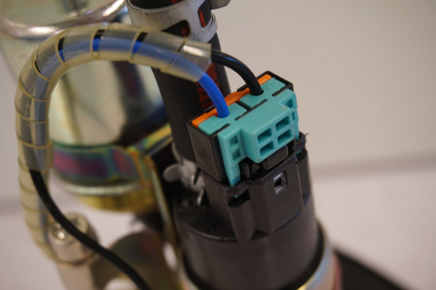 Extrabilder på Bensinpump insprut från en Honda CBR 900 RR -2002 motorcykel.