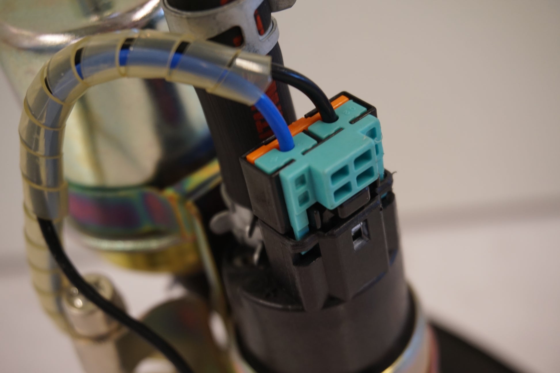 Extrabilder på Bensinpump insprut från en Honda CBR 900 RR -2002 motorcykel.