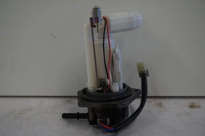 Framsidan på Bensinpump insprut från en Kawasaki ER-6N -2011 motorcykel.