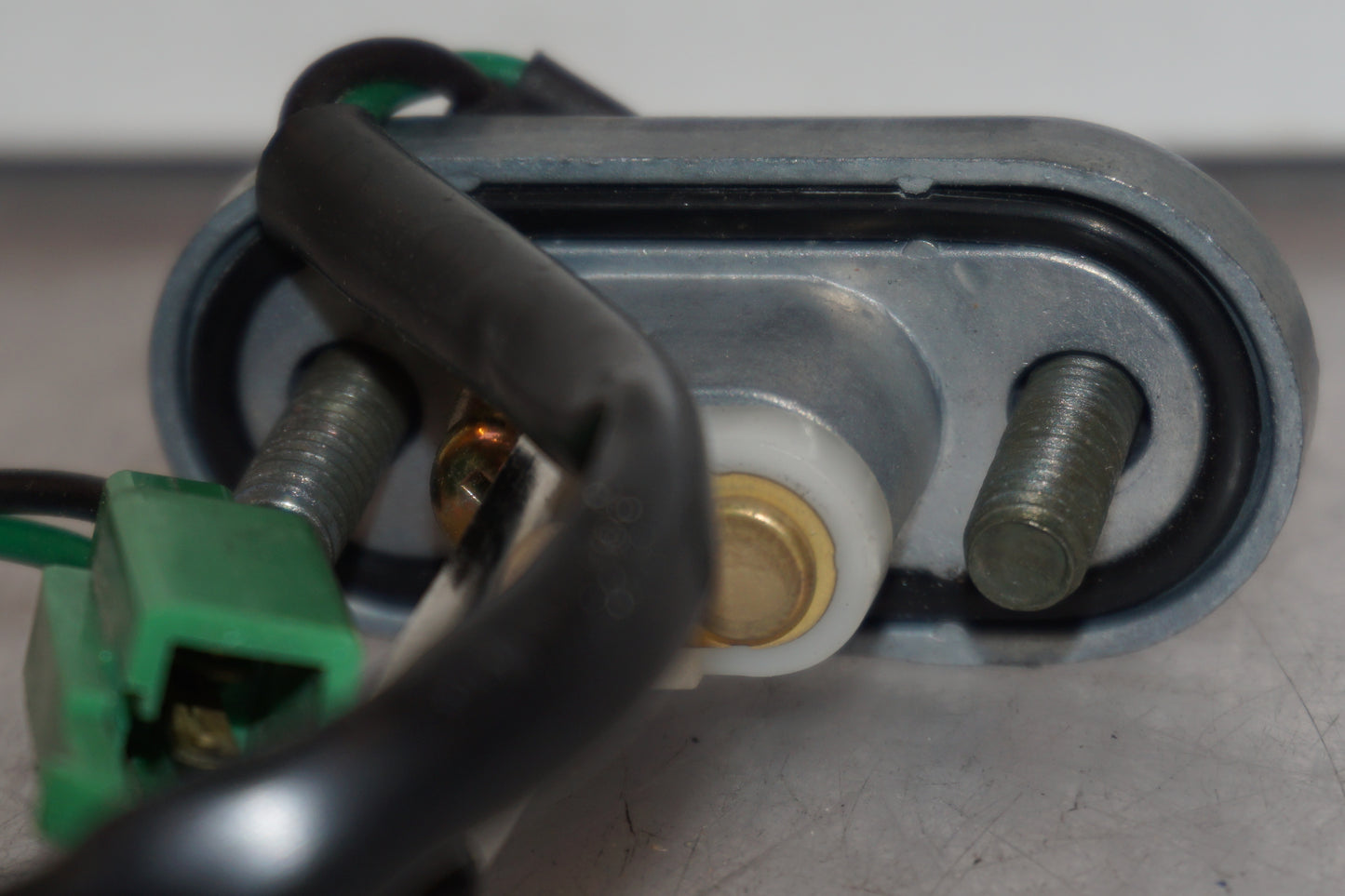 Extrabild1 på Bensintankgivare från en Yamaha YZF R6 -2000 motorcykel.