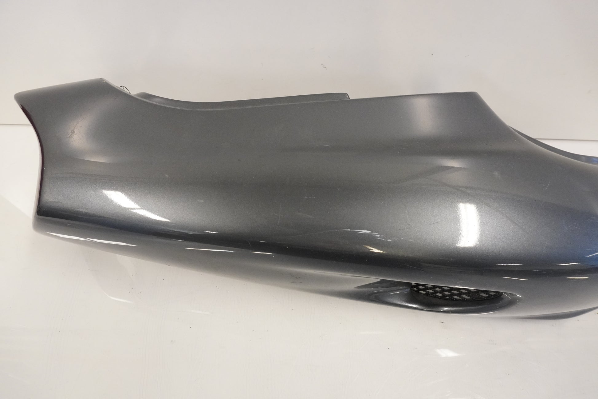 Baksidan på Bakvinge från en Kawasaki ZX-9R -1996 motorcykel.