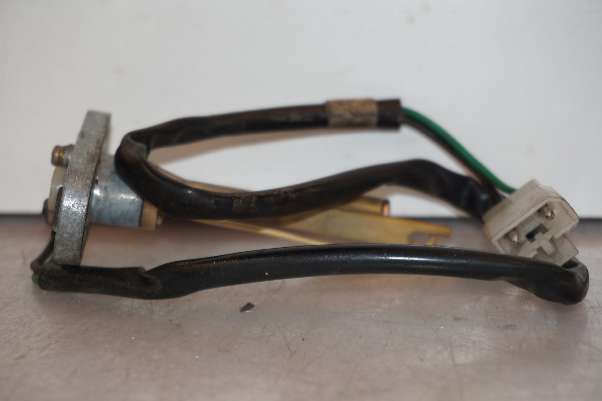 Vänster sida på Bensintankgivare från en Yamaha XV 750 -1993 motorcykel.